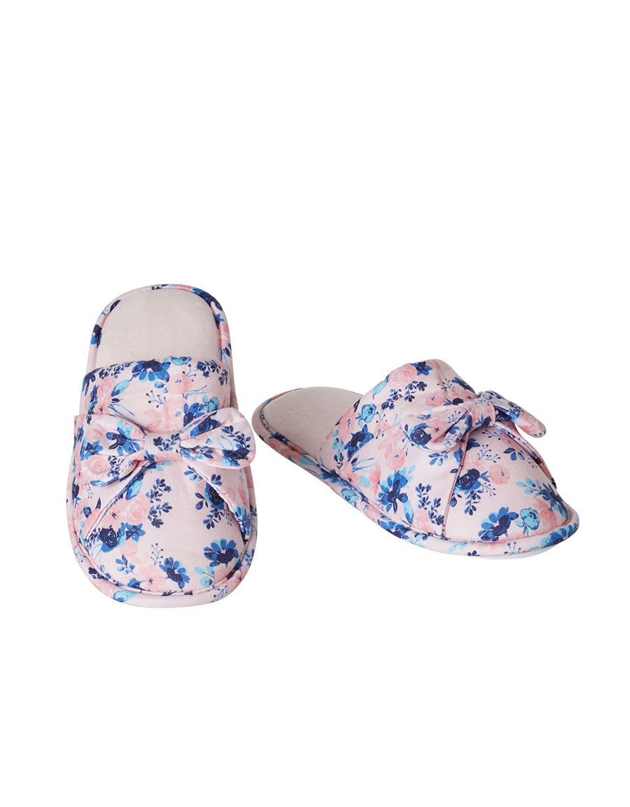 

Closed Toe Slippers