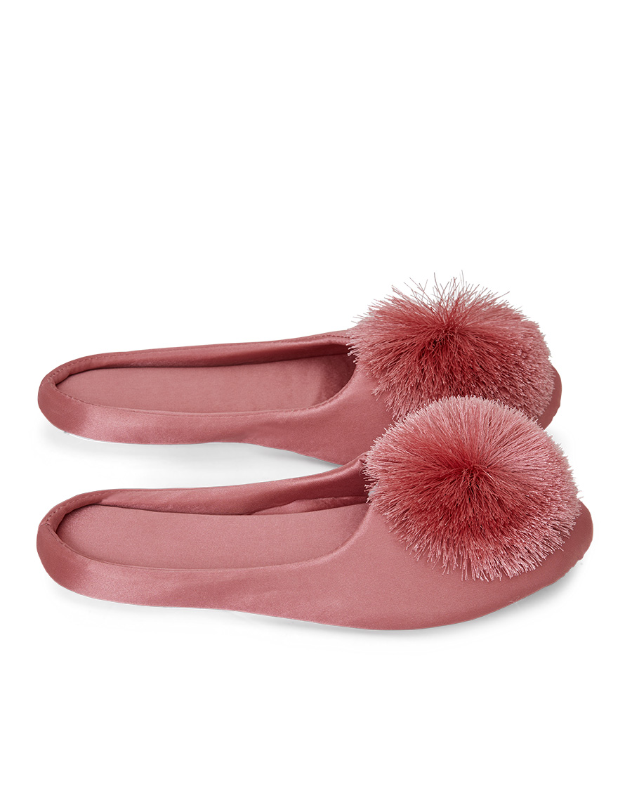 

Closed Toe Slippers