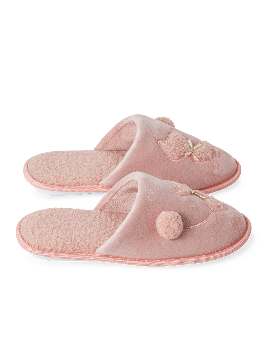 

Closed Toe Slippers