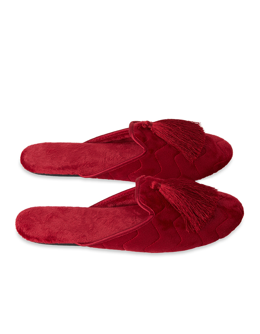 

Closed Toe Slippers