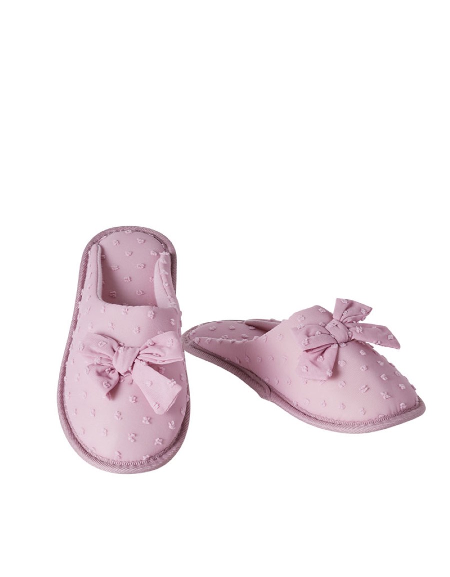 

Closed Toe Slippers